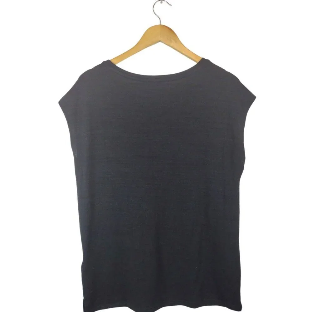 Womens Gap Short Sleeve Sz Small Black Embroidery Around Neck Line - Picture 2 of 6